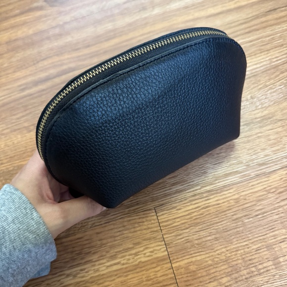 Cuyana Travel Case Set - Picture 15 of 16
